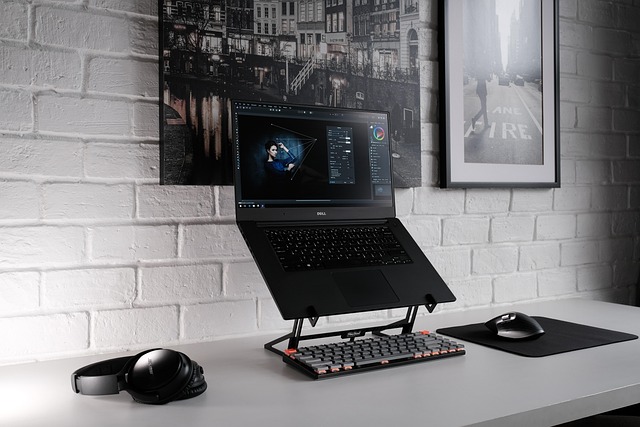 1765086522741514.jpg laptop-6332543_640.jpg